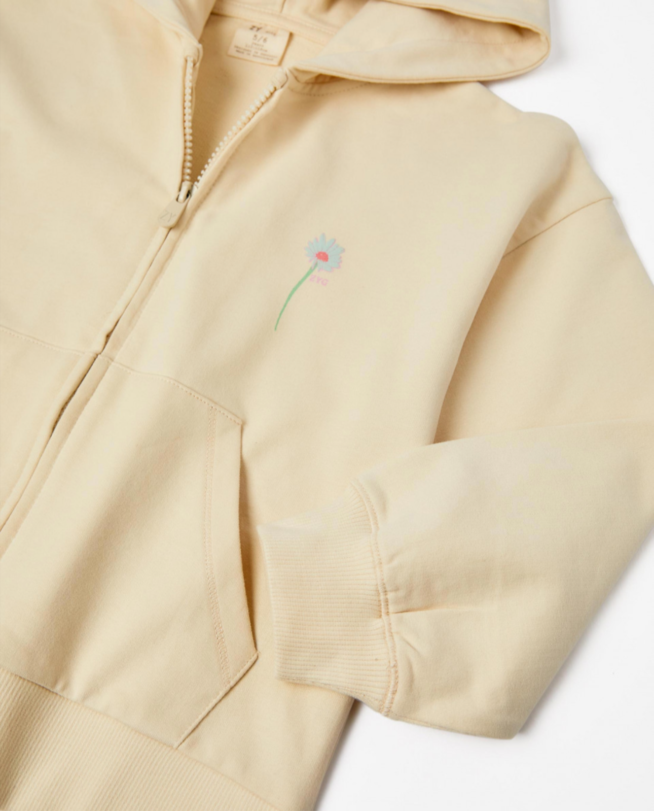 Buso con capota y espalda estampada