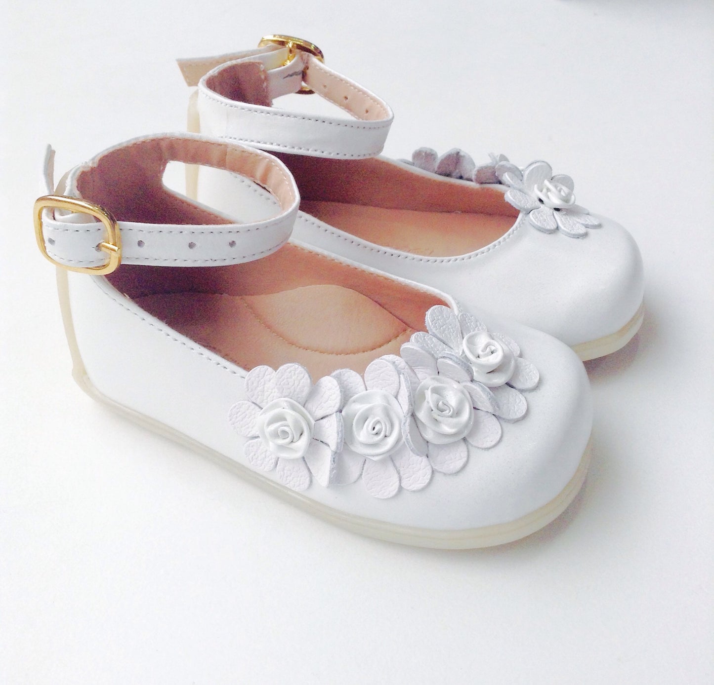 Zapato blanco en cuero no tuerce