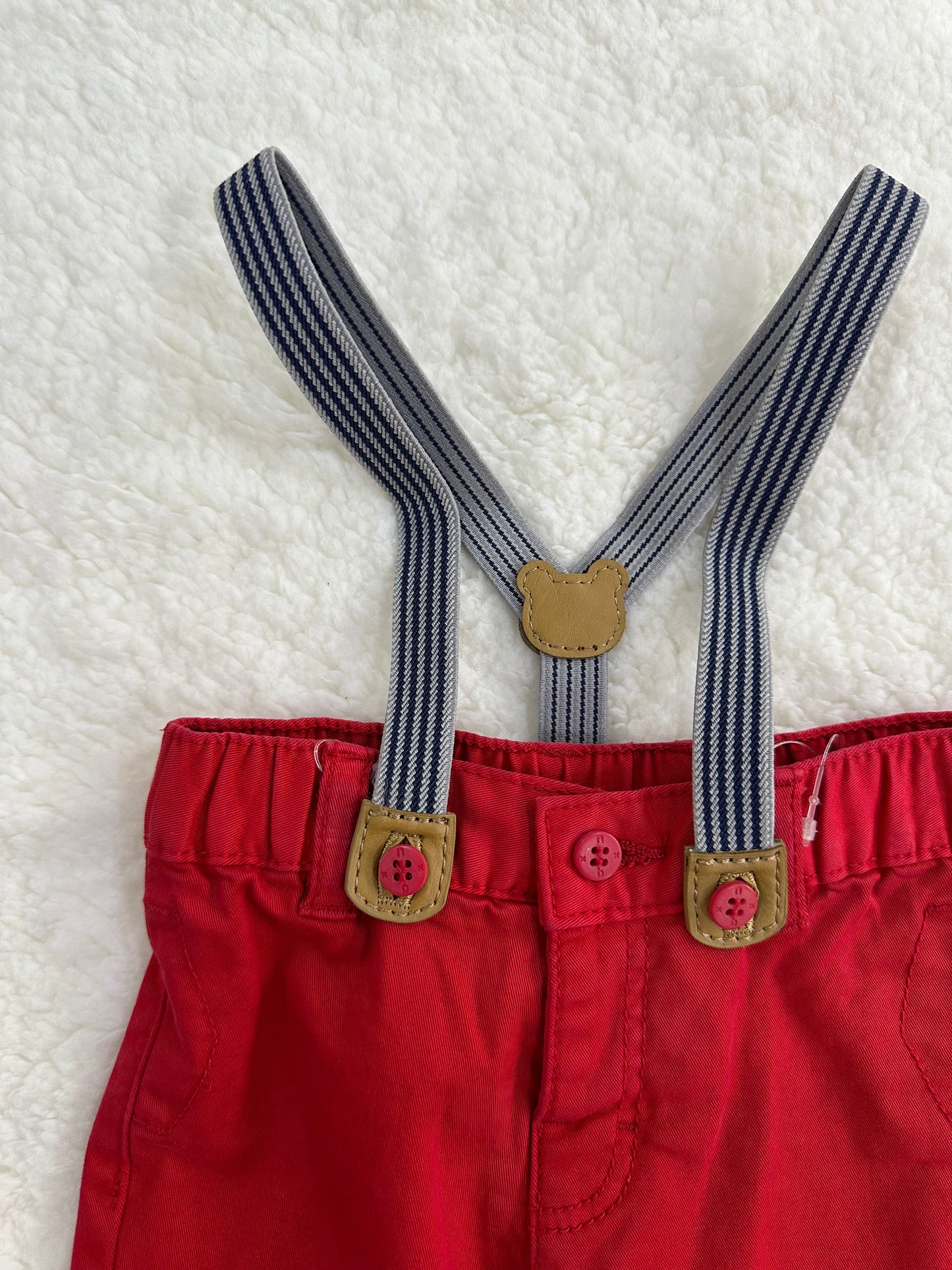 Pantalón con tirantes removibles bebe